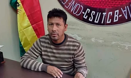 EVISTAS EXPULSAN AL DIRIGENTE HUMBERTO CLAROS DE LA CSUTCB POR ‘TRAICIÓN’