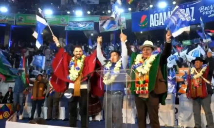 EL MAS COMIENZA SU CAMPAÑA CON LA PROCLAMACIÓN DE DEL CASTILLO Y BERNA EN LA PAZ