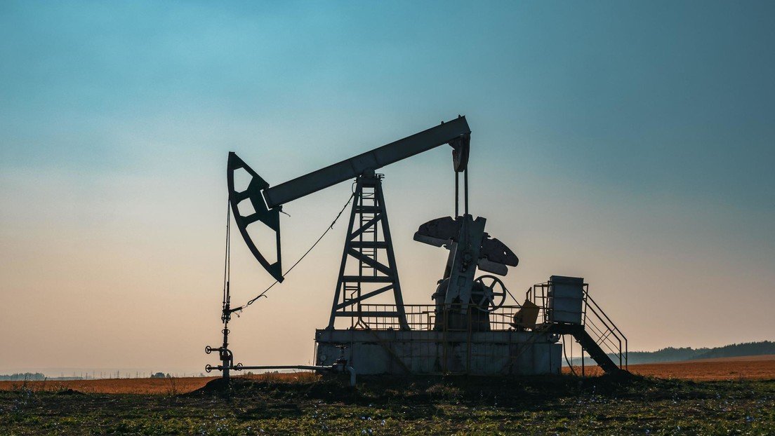 PRECIOS DEL PETRÓLEO SE DISPARARON TRAS ATAQUE DE EEUU A IRÁN