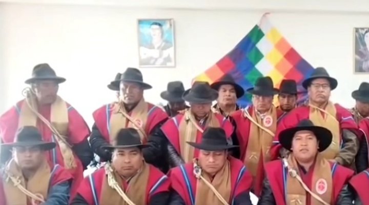 PONCHOS ROJOS AMENAZAN CON MARCHAS Y BLOQUEOS SI EL GOBIERNO NO DA SOLUCIONES A LA CRISIS EN 48 HORAS