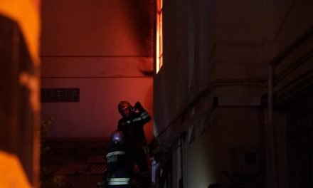 INCENDIO DE MAGNITUD EN SOPOCACHI FUE SOFOCADO POR BOMBEROS Y VECINOS