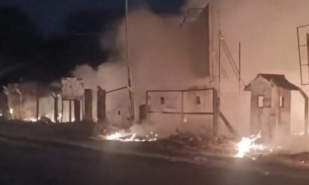 INCENDIO DE PASTIZALES EN TERRENO DE PROYECTO DE MERCADO EN EL QUIOR