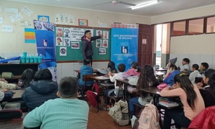 IMPUESTOS DIFUNDE CULTURA TRIBUTARIA A 189 ESTUDIANTES EN SANTA CRUZ