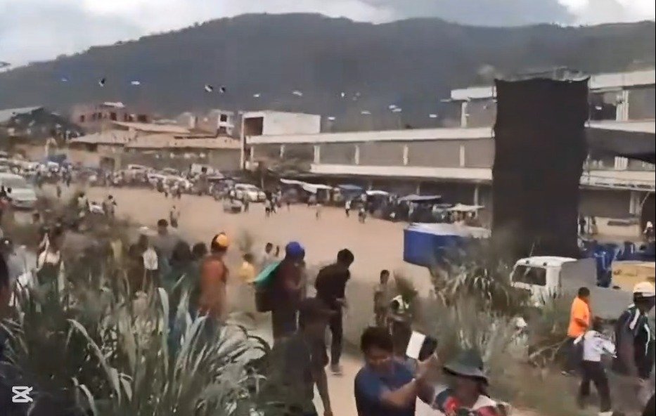 INCIDENTES VIOLENTOS INTERRUMPEN ACTO DE EDUARDO DEL CASTILLO EN CARANAVI