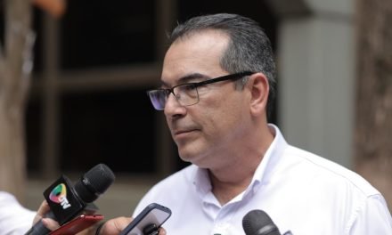MARIO AGUILERA “LOS CANDIDATOS DEBEN ASUMIR EL COMPROMISO DE UN NUEVO PACTO FISCAL PARA SANTA CRUZ”