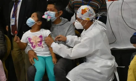 PEDIRÁN CARNET DE VACUNACIÓN PARA VOLVER A CLASES EN SANTA CRUZ