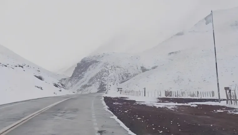 FRONTERA ENTRE CHILE Y BOLIVIA CERRADA POR TEMPORAL DE NIEVE
