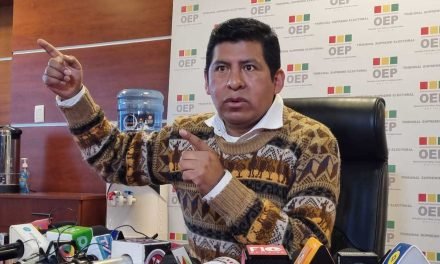 EVISMO’ FORMALIZA DENUNCIA A TAHUICHI Y ÉSTE RESPONDE QUE ‘SON BURROS’