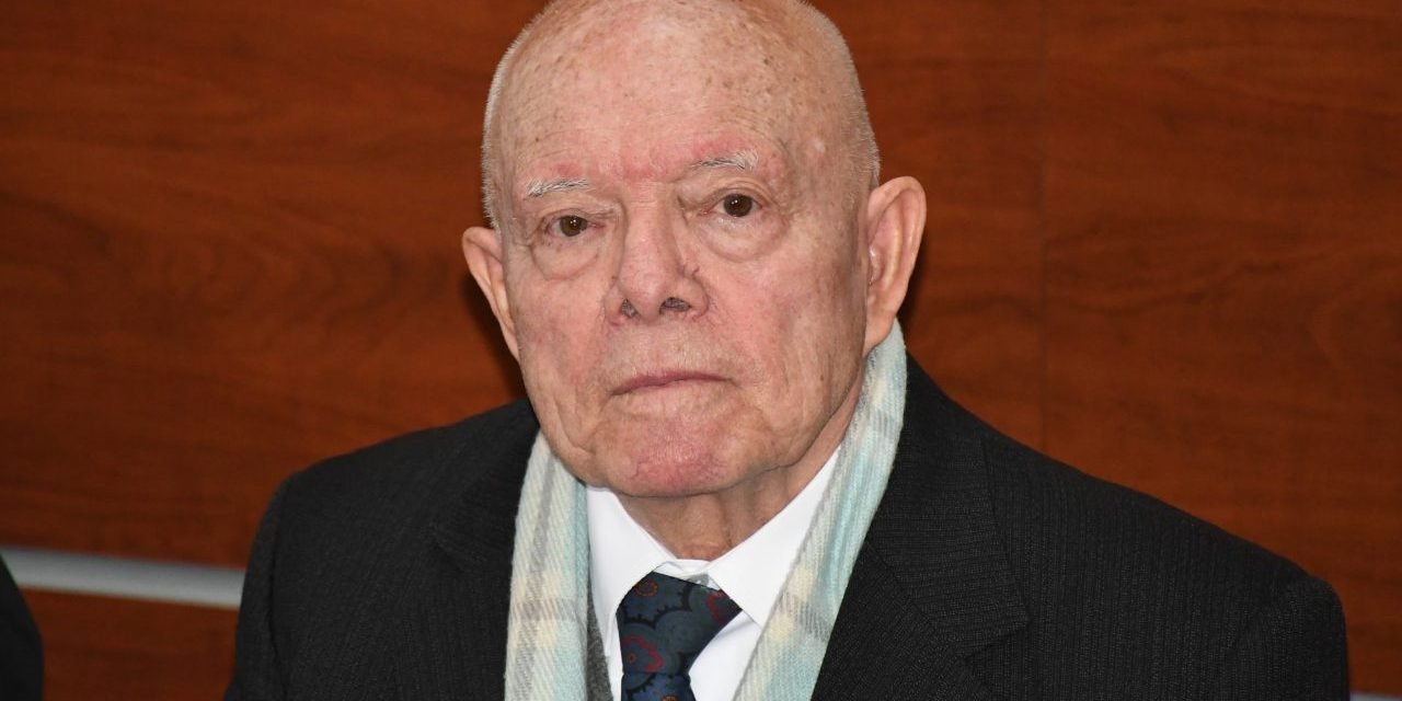 HASSENTEUFEL PIDIÓ TRES DÍAS DE LICENCIA AL TSE, POR MOTIVOS DE SALUD