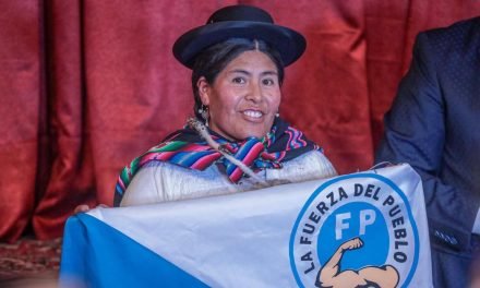 JHONNY FERNÁNDEZ PRESENTA A ROSA HUANCA PARA SU «DUPLA GANADORA»