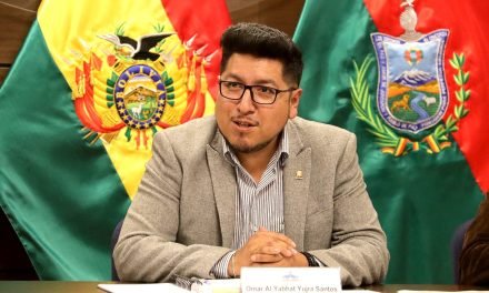 PIDEN APREMIO CONTRA PRESIDENTE DE DIPUTADOS POR INCUMPLIMIENTO DE BENEFICIOS SOCIALES