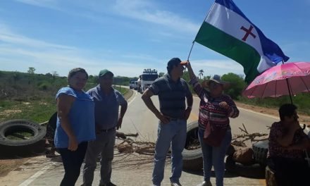 ANUNCIAN BLOQUEO INDEFINIDO DE CARRETERA Y FERROCARRIL EN ROBORÉ POR CRISIS EN COSEPUR R.L.
