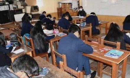 COLEGIOS DESACATAN DISPOSICIÓN DEL MINISTERIO DE EDUCACIÓN