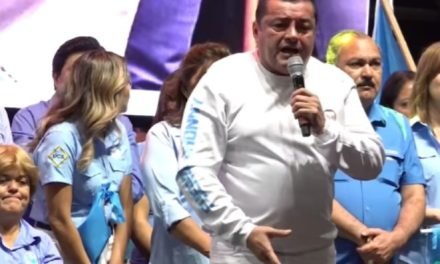 CIERRE DE CAMPAÑA: JHONNY PROMETE PROTEGER BONOS Y BAJAR IMPUESTOS