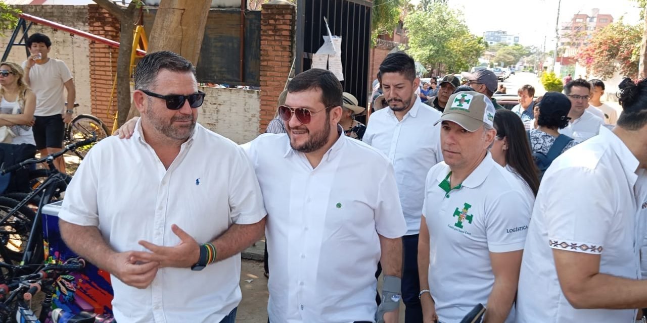 COCHAMANIDIS VOTA EN SANTA CRUZ Y LLAMA A CUIDAR EL VOTO