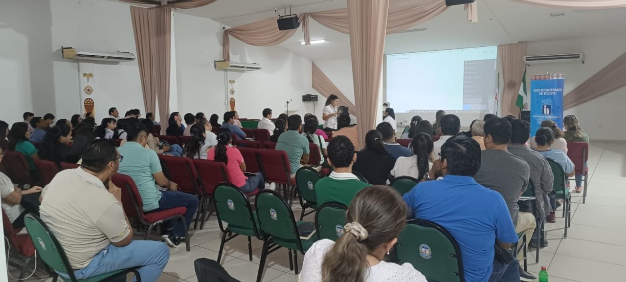 SIN CAPACITA A AUDITORES Y CONTADORES DE SANTA CRUZ EN NUEVAS HERRAMIENTAS TRIBUTARIAS