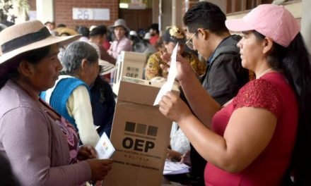 TED TRASLADA 18 RECINTOS Y 192 MESAS EN SANTA CRUZ