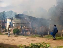 INCENDIO EN VILLA VICTORIA DEJA A UNA FAMILIA CON PÉRDIDAS TOTALES EN TRINIDAD