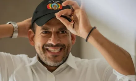 CAMACHO DESTACA LA VICTORIA DE LA DEMOCRACIA Y FELICITA A RODRIGO PAZ