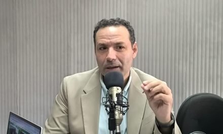 CÍVICO: PIDE INVESTIGAR O CERRAR A ENCUESTADORAS POR “MANIPULACIÓN”