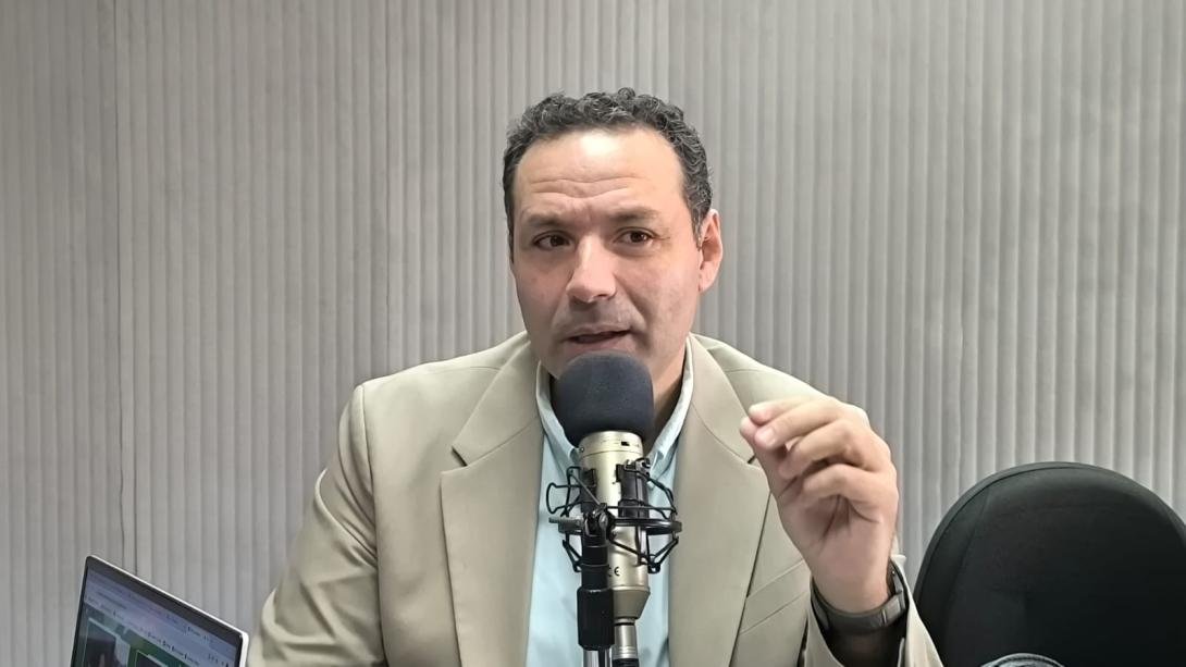 CÍVICO: PIDE INVESTIGAR O CERRAR A ENCUESTADORAS POR “MANIPULACIÓN”