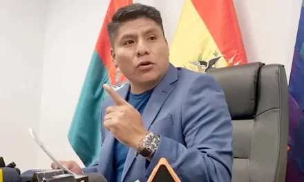 SENADOR LEONARDO LOZA RECHAZA DEMANDAS DE ABROGACIÓN DEL ESTADO PLURINACIONAL
