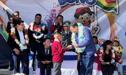 ESTUDIANTES RECIBIRÁN EL BONO JUANCITO PINTO DESDE EL 6 DE OCTUBRE