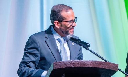 GOBERNADOR CRUCEÑO IMPULSA EL FEDERALISMO COMO ALTERNATIVA DE ESTADO