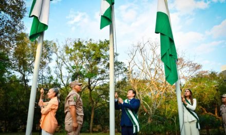 JHONNY FERNÁNDEZ ENCABEZA LOS ACTOS DEL MES CÍVICO EN SANTA CRUZ
