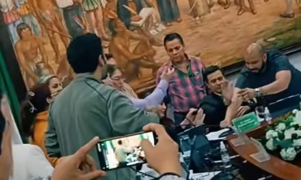 PELEA INTERMINABLE EN EL CONCEJO MUNICIPAL DE SANTA CRUZ