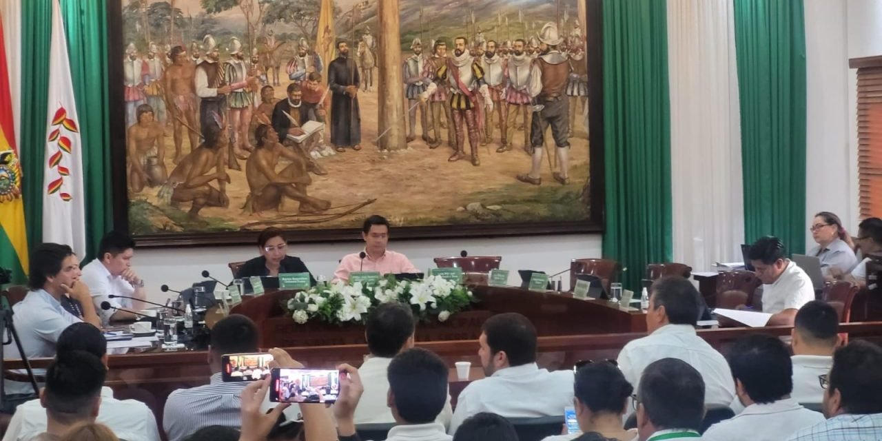 JORNADA MARCADA POR AUSENCIAS Y EXIGENCIAS DE RENUNCIA EN EL CONCEJO