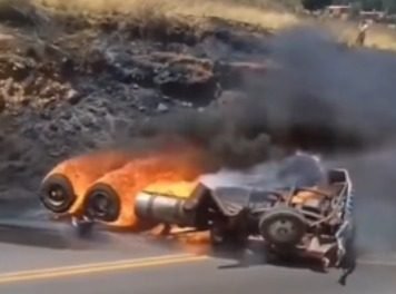 VUELCO DE CAMIÓN EN RUTA COCHABAMBA-SANTA CRUZ DEJA DOS VÍCTIMAS MORTALES