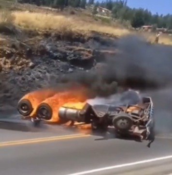 VUELCO DE CAMIÓN EN RUTA COCHABAMBA-SANTA CRUZ DEJA DOS VÍCTIMAS MORTALES