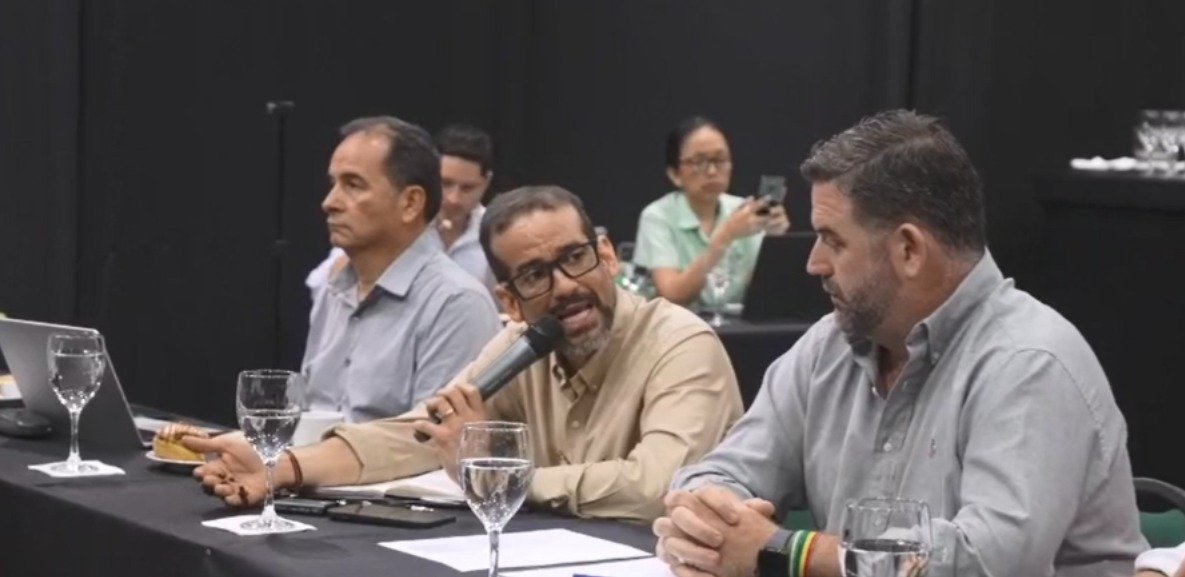 CAMACHO Y LA CAO ACUERDAN MEDIDAS PARA ENFRENTAR LA CRISIS DEL AGRO Y LA ESCASEZ DE DIÉSEL