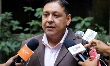 GOBERNACIÓN PAGARÁ BONO DE VACUNACIÓN Y PIDE LEVANTAR EL PARO ANUNCIADO