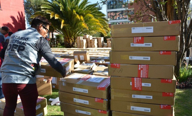 TSE ENVÍA 1.227 MALETAS ELECTORALES AL EXTERIOR PARA LA SEGUNDA VUELTA