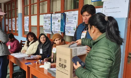 ACTIVISTA ALERTAN IRREGULARIDADES EN COMICIOS Y TSE RECHAZA ACUSACIONES