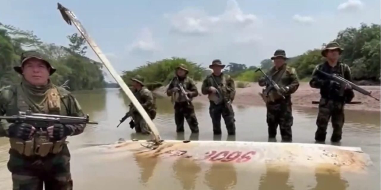 NARCOAVIONETA BOLIVIANA CAE EN EL RÍO PALCAZÚ DE PERÚ