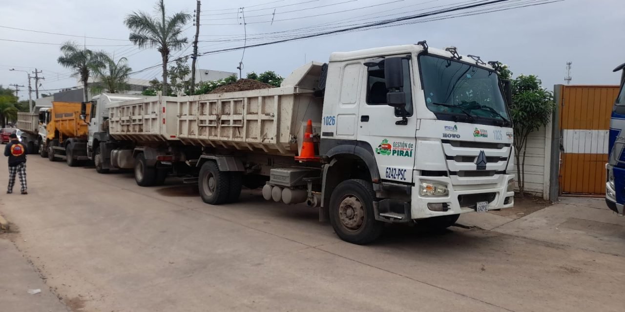 TRABAJADORES DE ASEO URBANO EN PARO AMENAZAN CERRAR EL VERTEDERO
