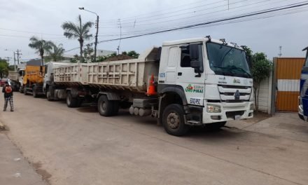 TRABAJADORES DE ASEO URBANO EN PARO AMENAZAN CERRAR EL VERTEDERO