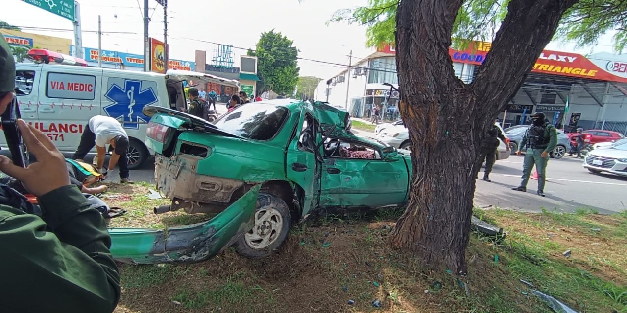 PERSECUCIÓN POLICIAL TERMINA EN GRAVE ACCIDENTE DE TRANSITO
