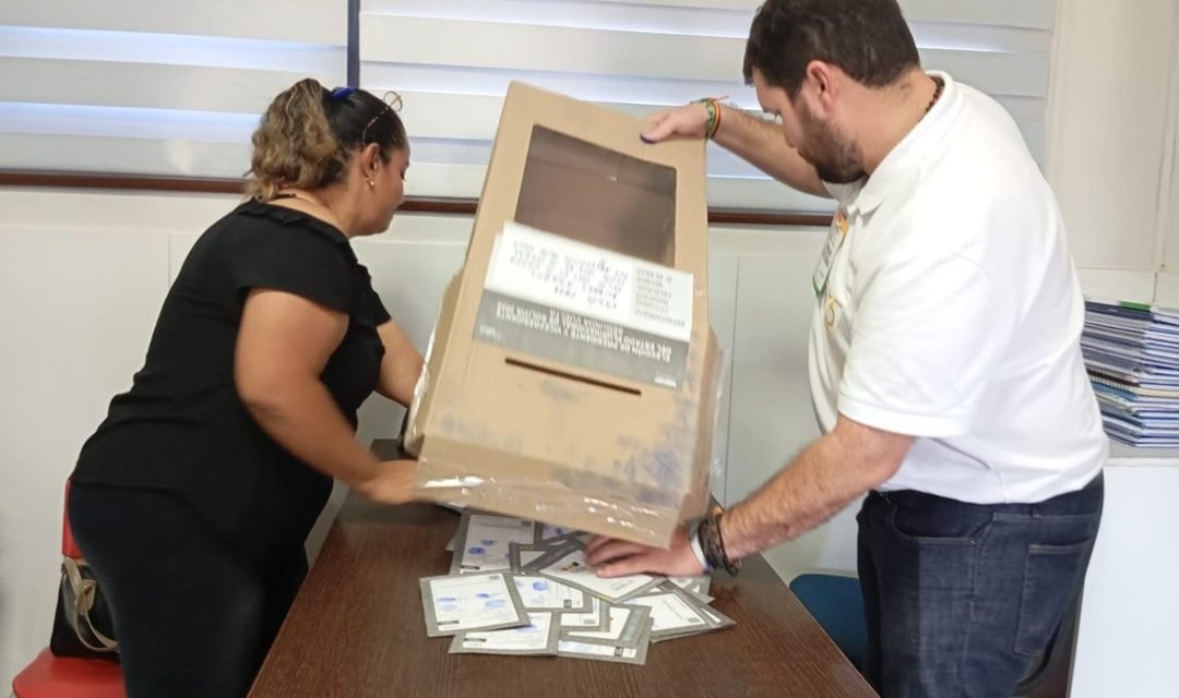 SANTA CRUZ: MESAS COMIENZAN A CERRAR TRAS HISTÓRICA JORNADA DE BALOTAJE