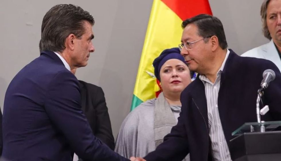 PRESIDENTE ARCE FELICITA A RODRIGO PAZ Y SUBRAYA LA TRANSICIÓN ORDENADA