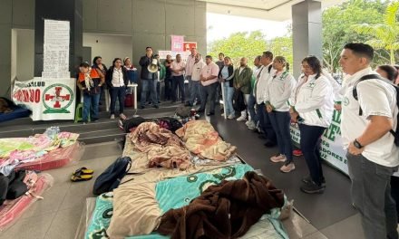 SANTA CRUZ: PARO DE SALUD Y HUELGA DE HAMBRE AFECTAN ATENCIÓN EN HOSPITALES