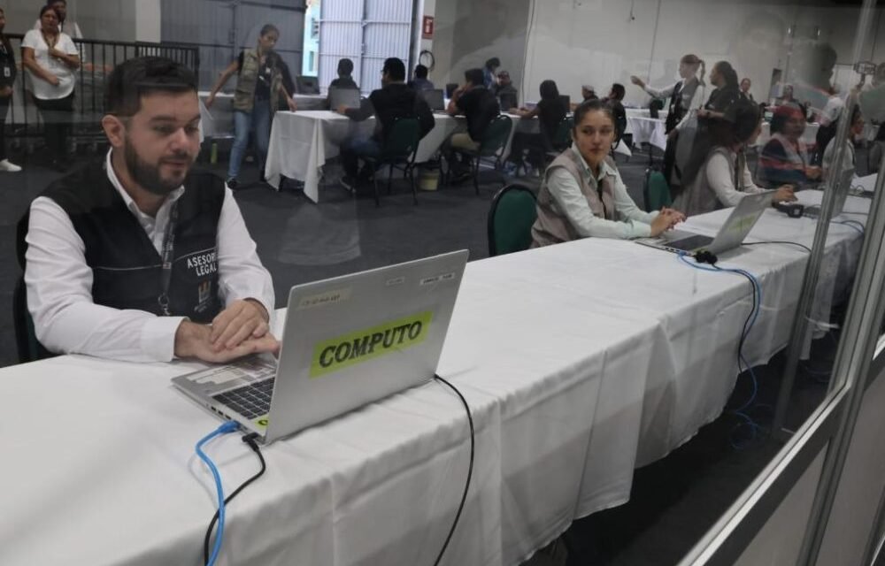 TED SANTA CRUZ REALIZA SIMULACRO DE RECORRIDO DE MALETAS ELECTORALES
