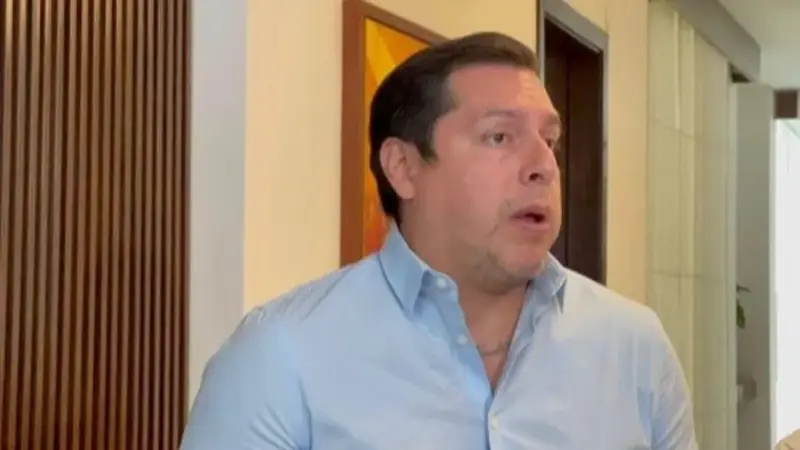 MARTÍN CAMACHO DESMIENTE ASPIRACIONES MINISTERIALES Y RATIFICA SU APOYO A VIDOVIC