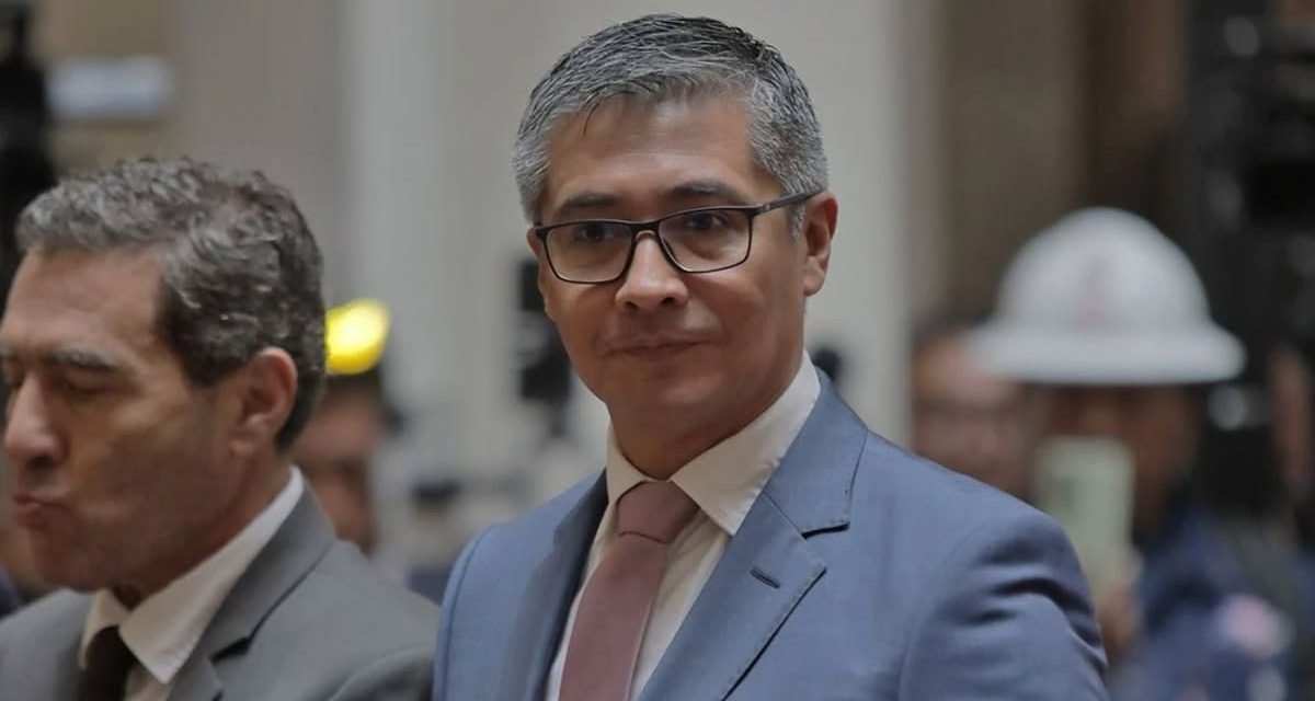 MINISTRO DE ECONOMÍA ACUSÓ AL MAS DE CONGELAR SUS CUENTAS Y HOSTIGARLO