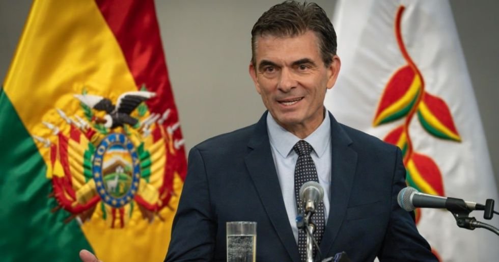 PAZ ORDENA NUEVAS COMISIONES PARA INVESTIGAR 20 AÑOS DE PRESUNTA CORRUPCIÓN DEL MASISMO