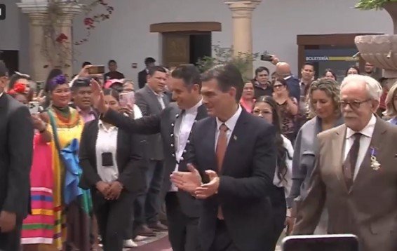 PRESIDENTES ELECTOS LLEGAN AL HISTÓRICO RECINTO PARA LA ACREDITACIÓN