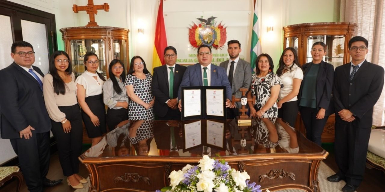 FISCALÍA LOGRA DOBLE CERTIFICACIÓN INTERNACIONAL Y MARCA UN HITO EN LA GESTIÓN EDUCATIVA